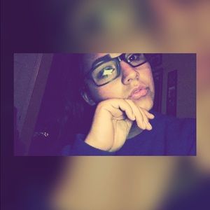 Meet your Posher, April