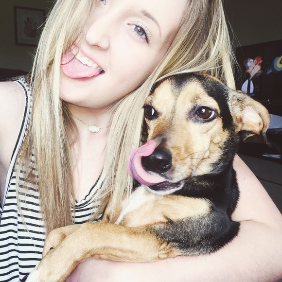 Meet your Posher, Caitlyn