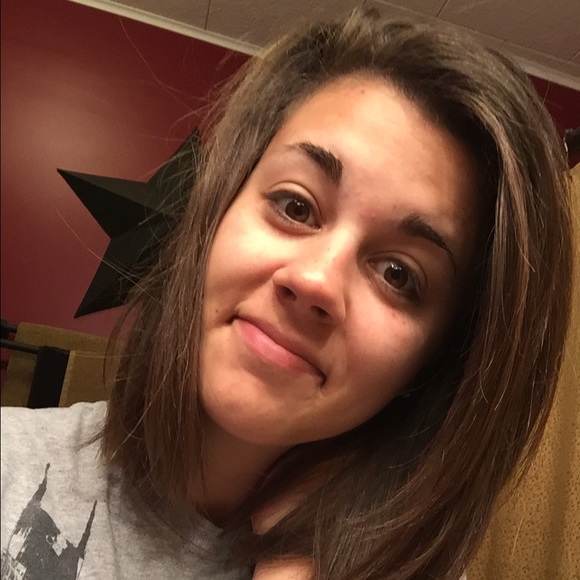 Meet your Posher, Ashley - Picture 1 of 1