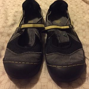 Rugged black with stitching Mary Janes size 8