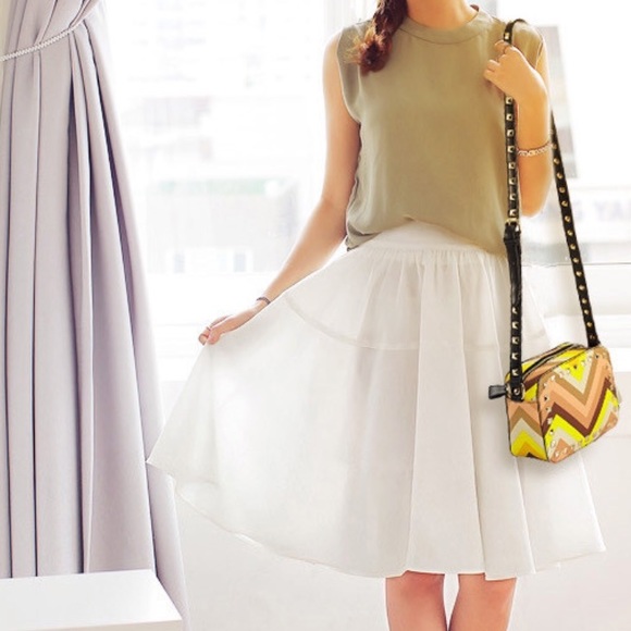 🚨SOLD🚨Chevron Studded Camera Crossbody💕 - Picture 2 of 4