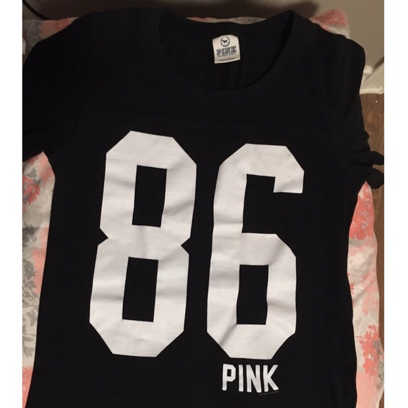 TRADED 🆚 Pink tee