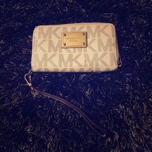 Michael Kors Wristlet/Wallet