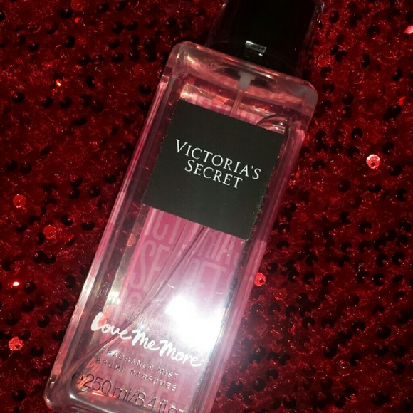 VICTORIA'S SECRET LOVE ME MORE