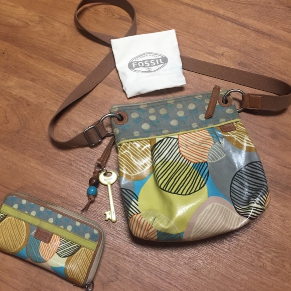 Fossil cross body purse and wallet