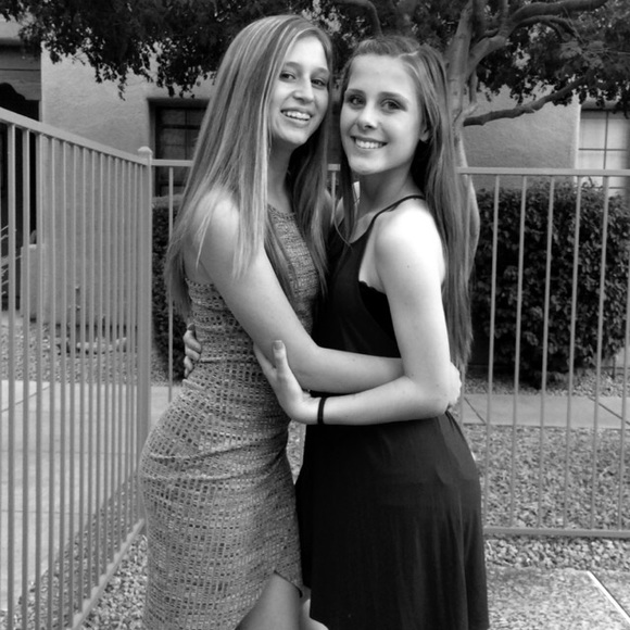 Meet your Posher, Taylor - Picture 2 of 4