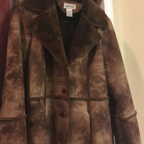 Alfaro woman's coat.