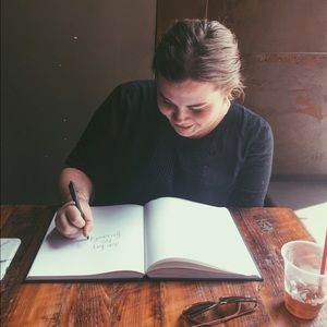 Meet your Posher, Claire