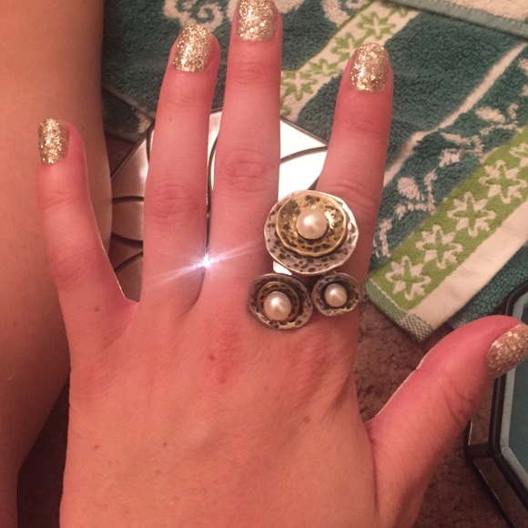Unique ring