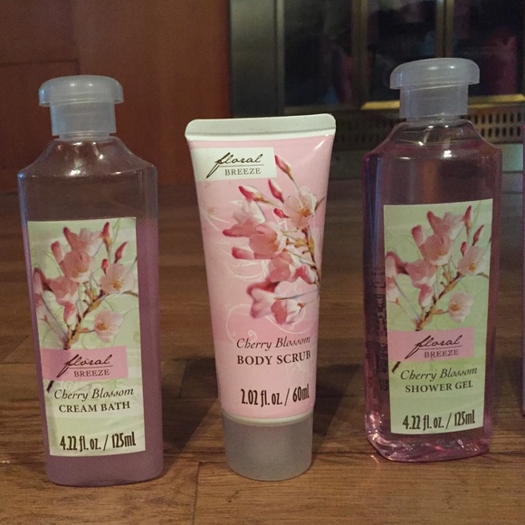 Shower stuff - Picture 3 of 3