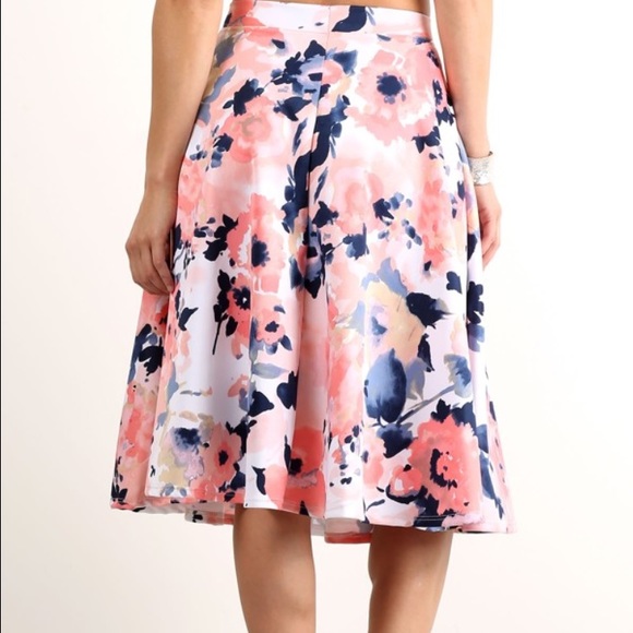 The Ariel Floral Skirt - Picture 2 of 4