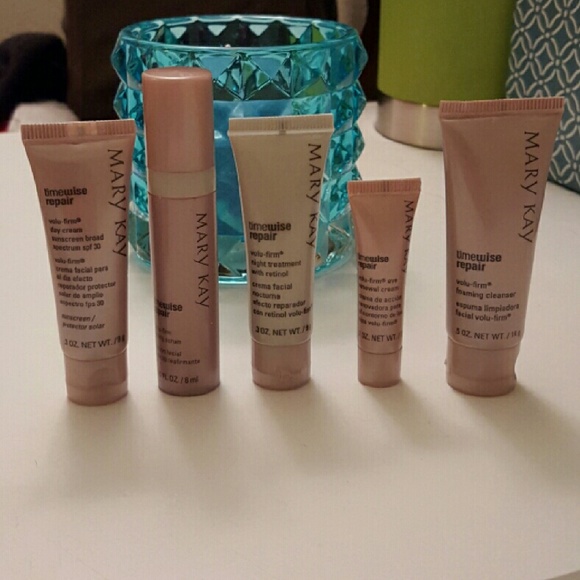 NIB* Mary Kay Volufirm Mini Set