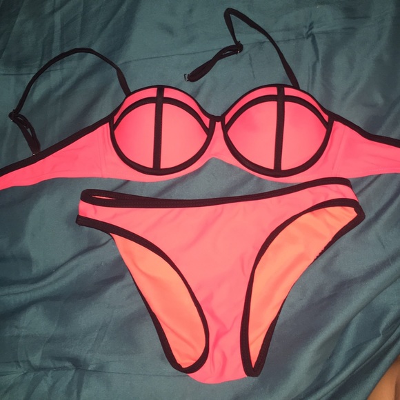 2 piece bikini top and bottom