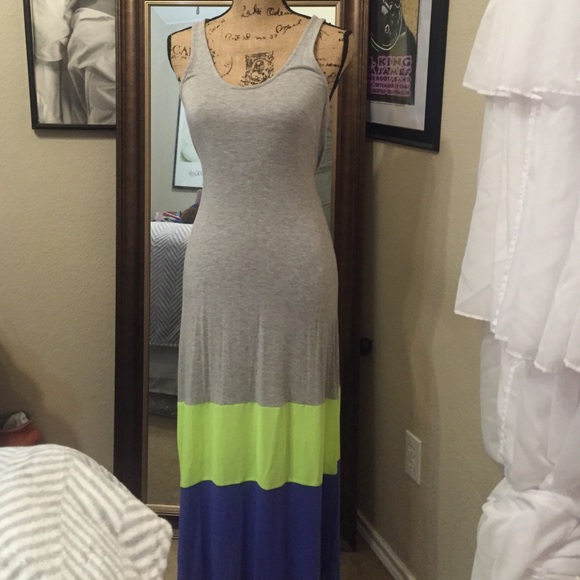 ADORABLE Summer Dress - Picture 2 of 3