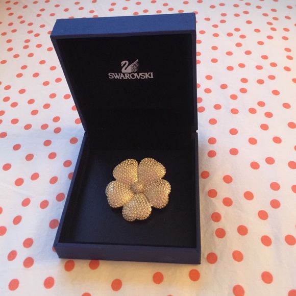 Swarovski broche