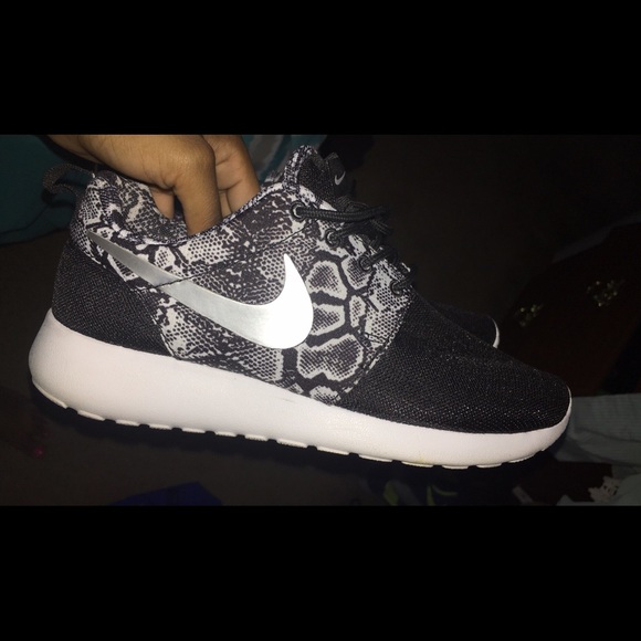 Nike roshes