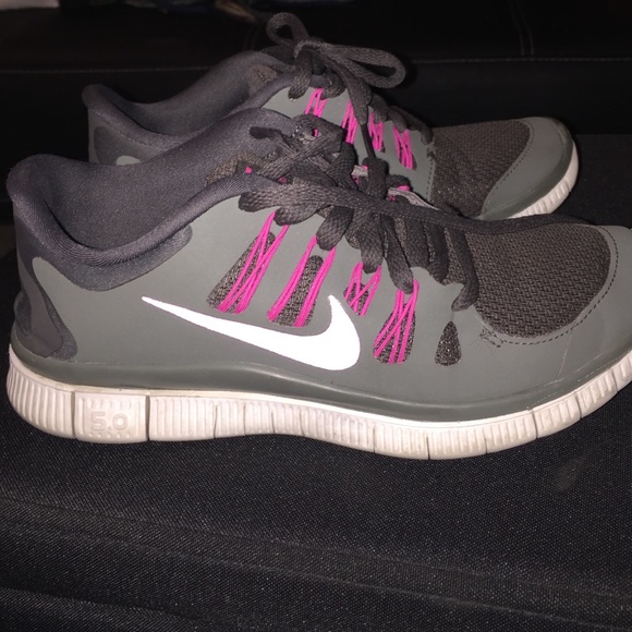 Nike free run 5.0 shoes. Size 6
