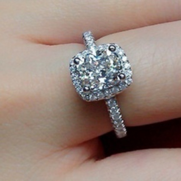 3.0CT Stunning Princess Cut White AAA Crystal Ring - Picture 3 of 8