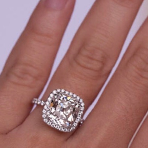 3.0CT Stunning Princess Cut White AAA Crystal Ring - Picture 5 of 8