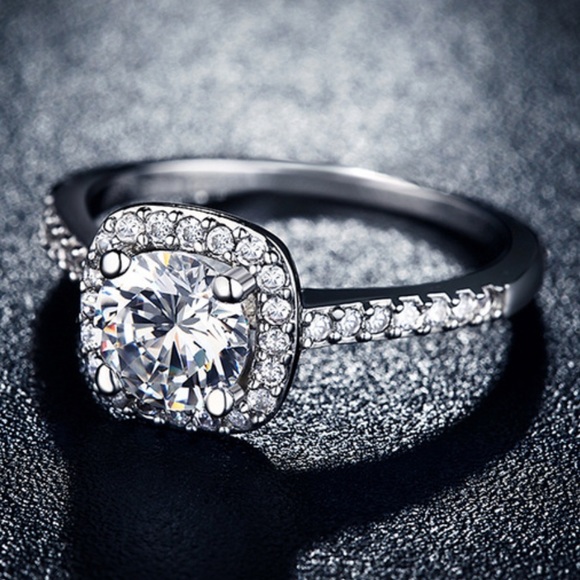 3.0CT Stunning Princess Cut White AAA Crystal Ring - Picture 2 of 8