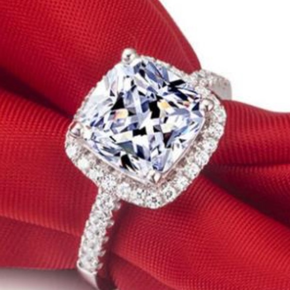 3.0CT Stunning Princess Cut White AAA Crystal Ring - Picture 8 of 8