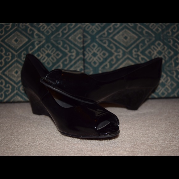 Heels - Picture 2 of 2