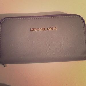 Michael kors wallet