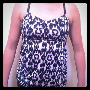 Lululemon tank with fun print!