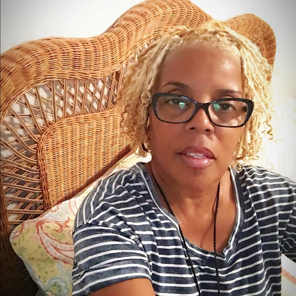 Meet your Posher, Angela