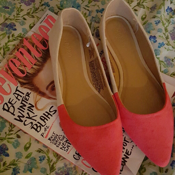 Adorable flats