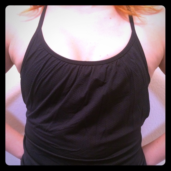 Lululemon loose fitting tank w/ flow-Y bra