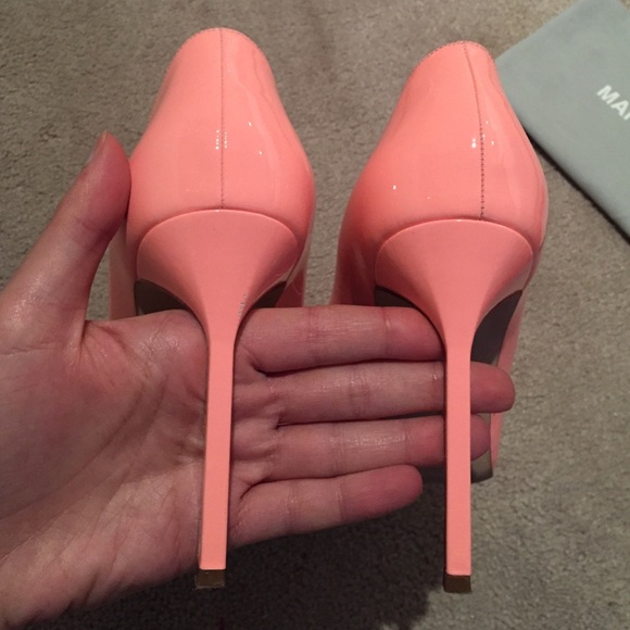 Manolo Blahnik BB Coral 39 - Picture 3 of 4