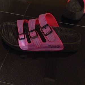 Red and blue Birki's