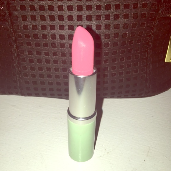 💄💋Clinique lipstick in the color "Matte Petal "