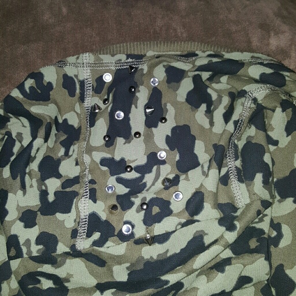 CAMO SWEATER WITH STUDS - Picture 3 of 4