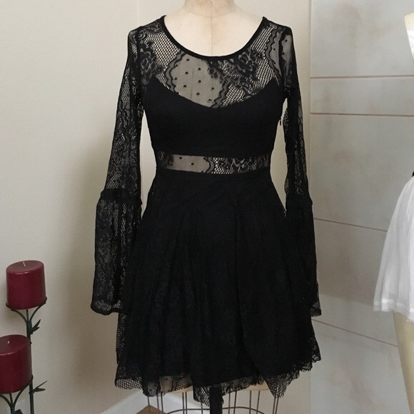 House of Three LF Bell Sleeve Lace Skater Dress