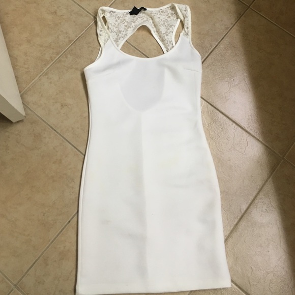 Fitting dress - Picture 1 of 2