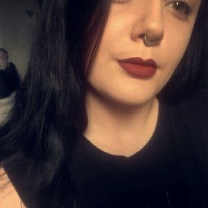 Meet your Posher, Chloe