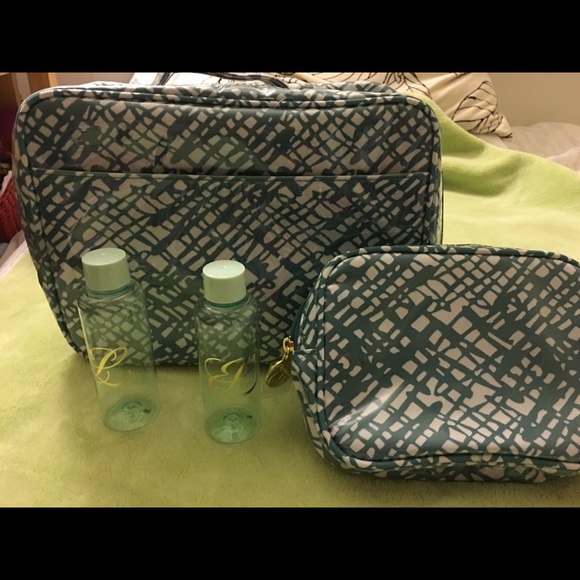 Estée Lauder cosmetics bags