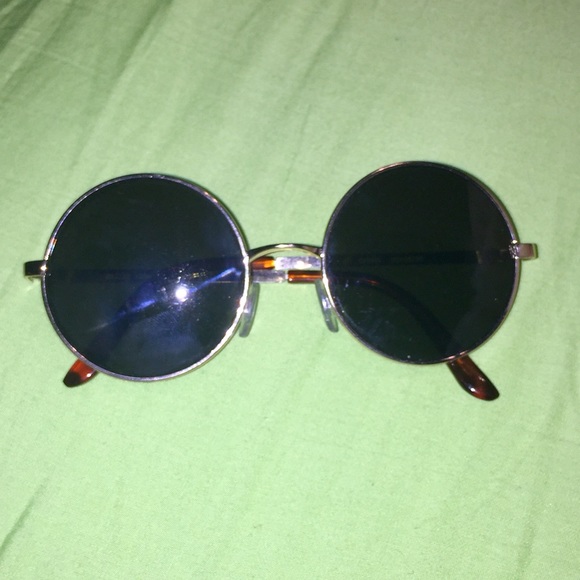 Urban outfitters "Lennon" sunglasses