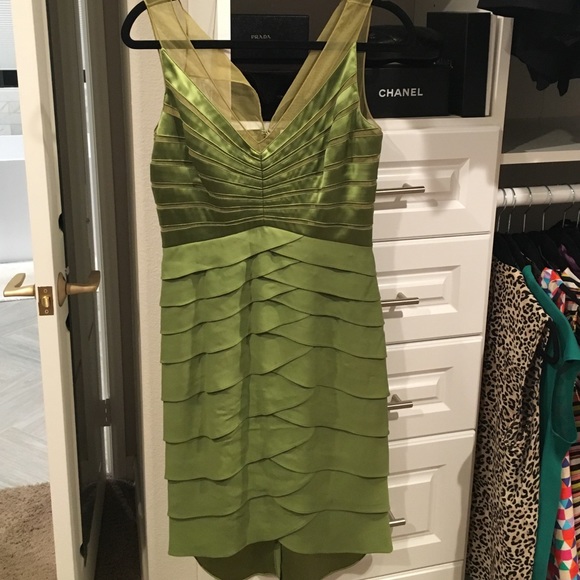 Cute cocktail dress- scallop details