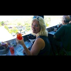 Meet your Posher, Cindy