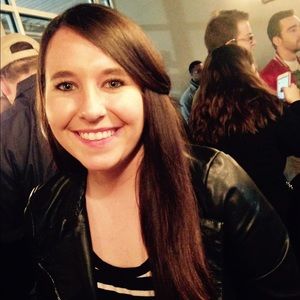 Meet your Posher, Lauren