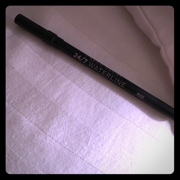 Urban Decay 24/7 Waterline pencil "mood"