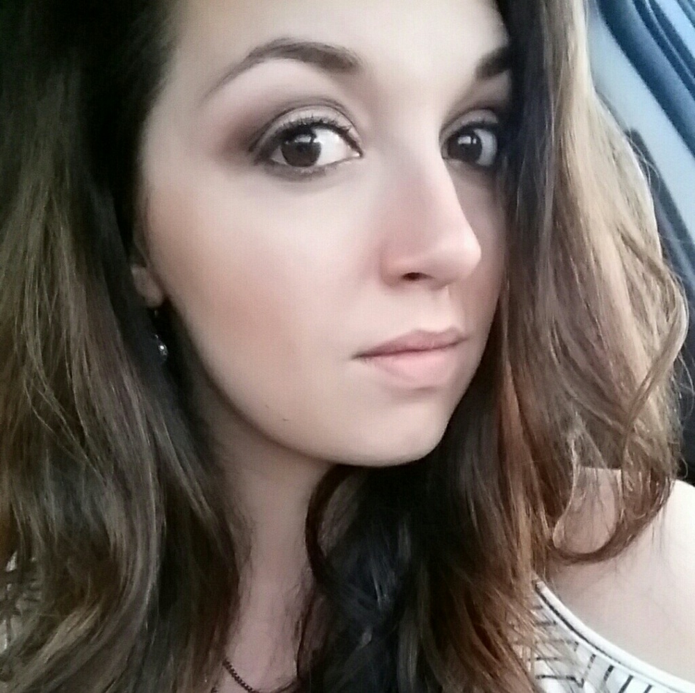 Meet your Posher, Hilary