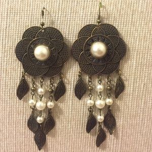 Leave and flower earrings