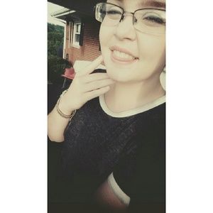 Meet your Posher, Adrianna