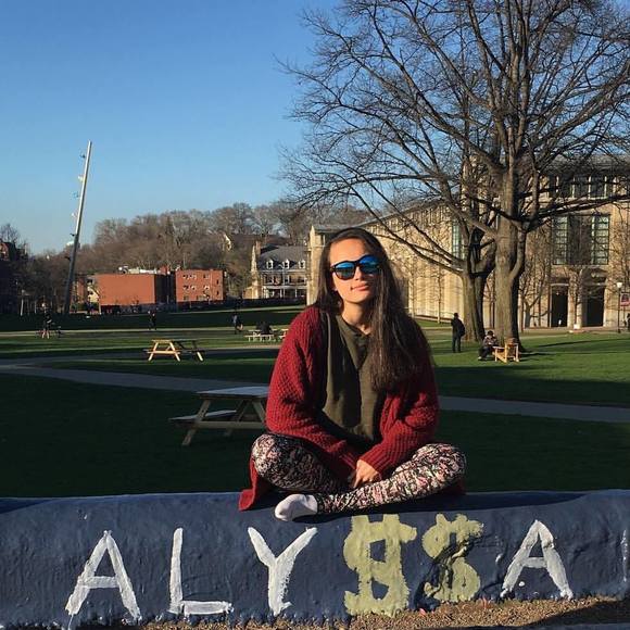 Meet your Posher, Alyssa