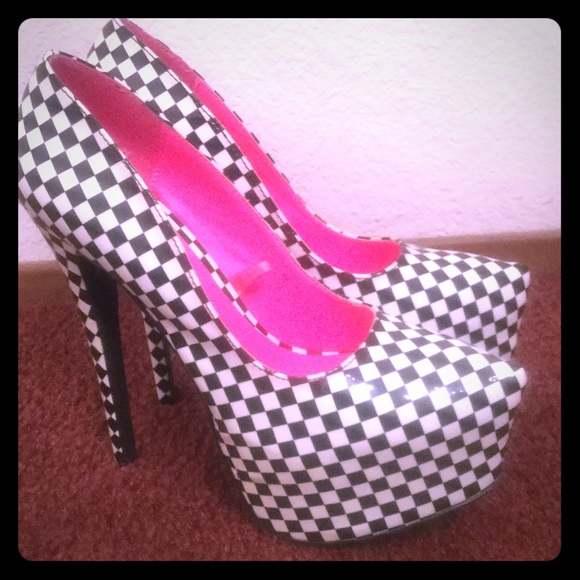 Checkered platform high heels