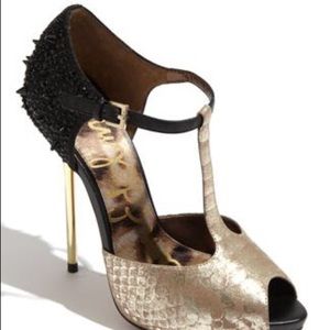 Sam Edelman t-strap spiked gold heels size 8.5